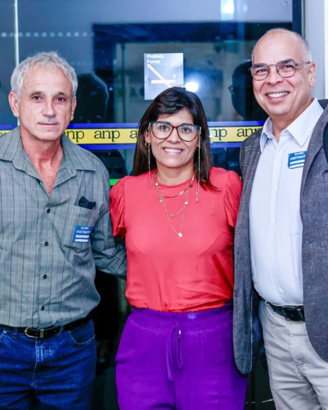 #tbt
Presidente do Conselho de Consumidores da Light, Carlos Eduardo Dair Coutinho, e vice-presidente Luis Fernando Gonçalves,  em encontro com Fernanda Proença, representante da Superintendência de Mediação Administrativa e das Relações de Consumo da Aneel.#aneel #smaaneel #conselhodeconsumidores#cconsumidoreslight #conselhodeconsumidores #lightcomvocê #direitosdoconsumidor #energiaeletrica